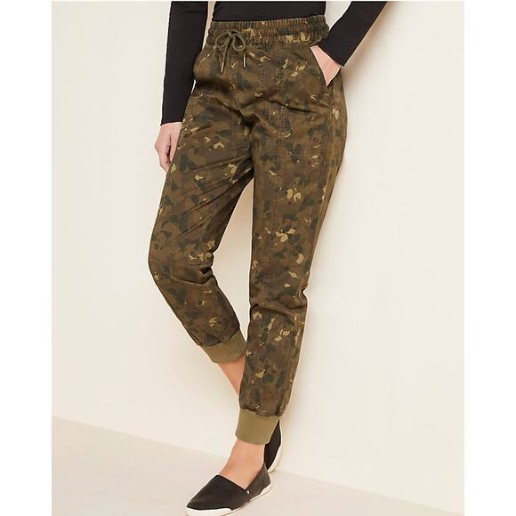 NWT Garnet Hill 100% Cotton floral camo Salt-Washed Chino Joggers - Picture 1 of 12